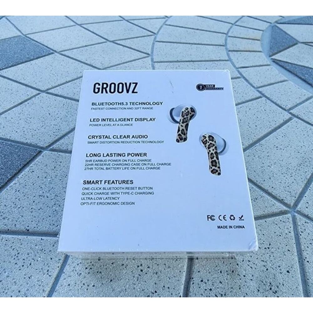 Groovz Leopard True Wireless Earbuds Smart Charging Case - Picture 4 of 8